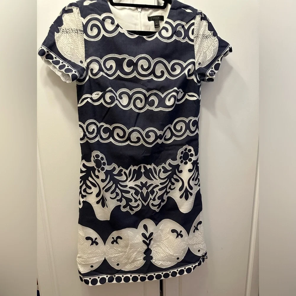 J. Crew white and navy shift patterned dress with lace detailing - size 0 - Picture 4 of 6